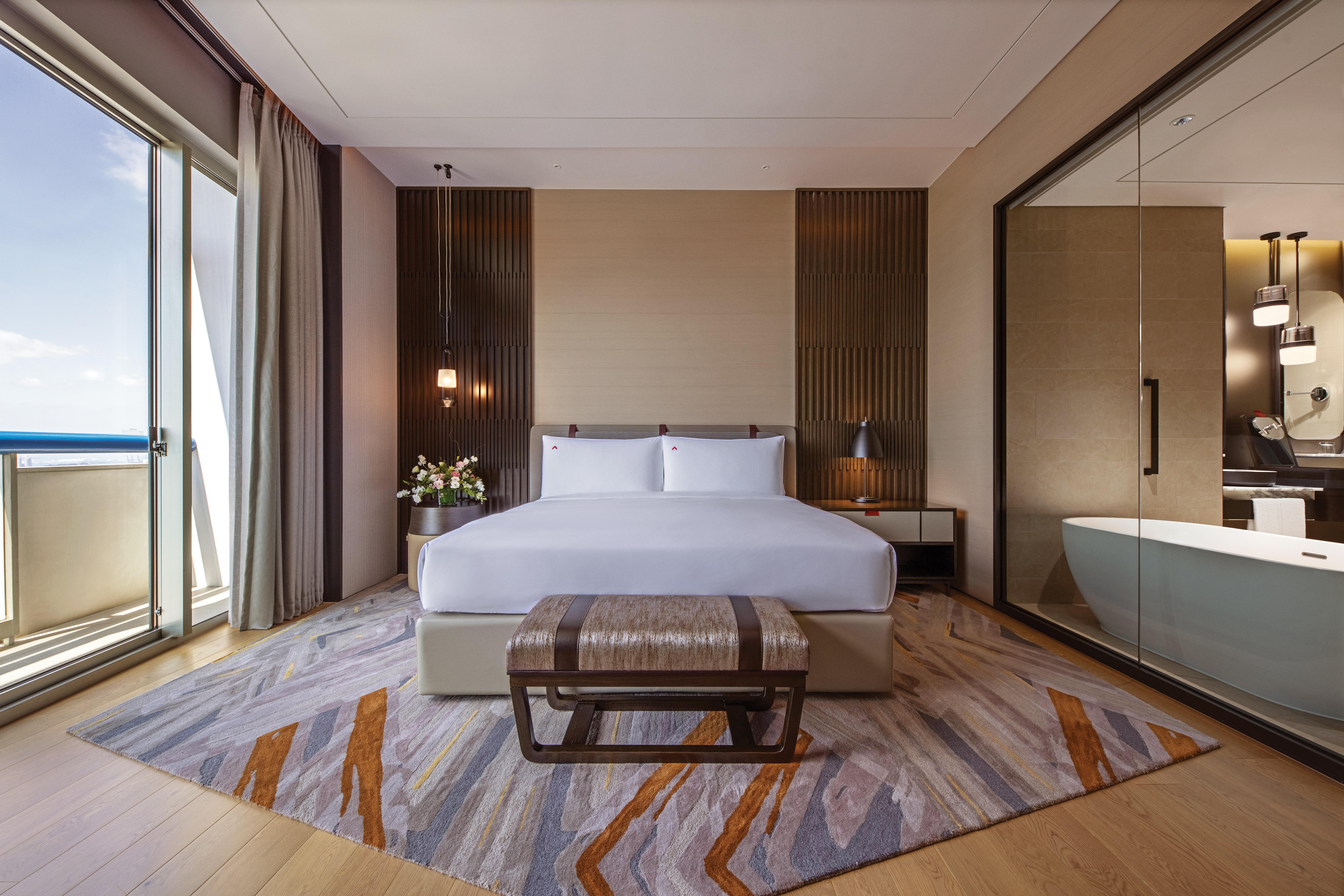 Swissotel The Stamford Singapore Exterior photo A bedroom at the hotel