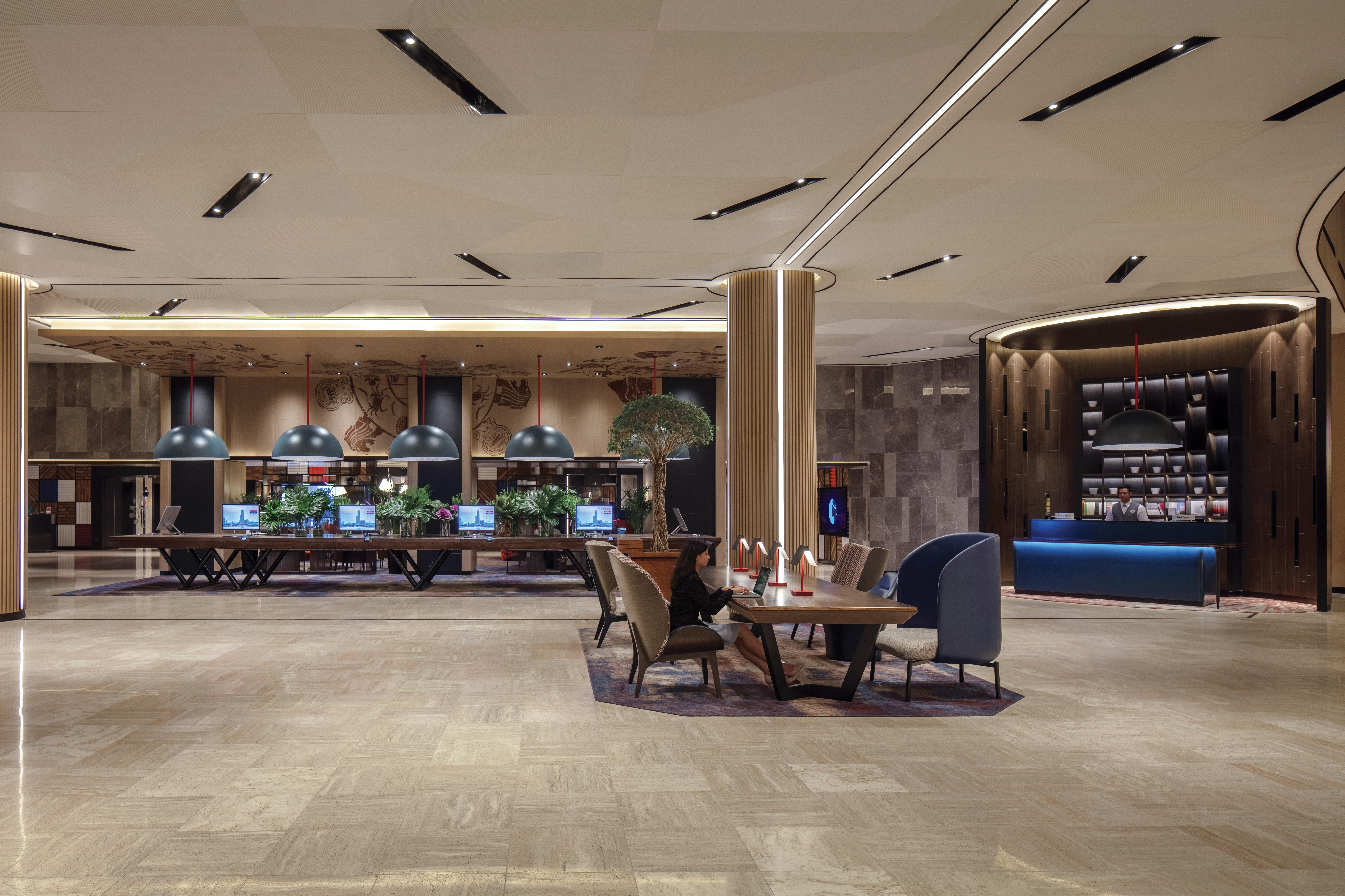 Swissotel The Stamford Singapore Exterior photo The lobby of the hotel