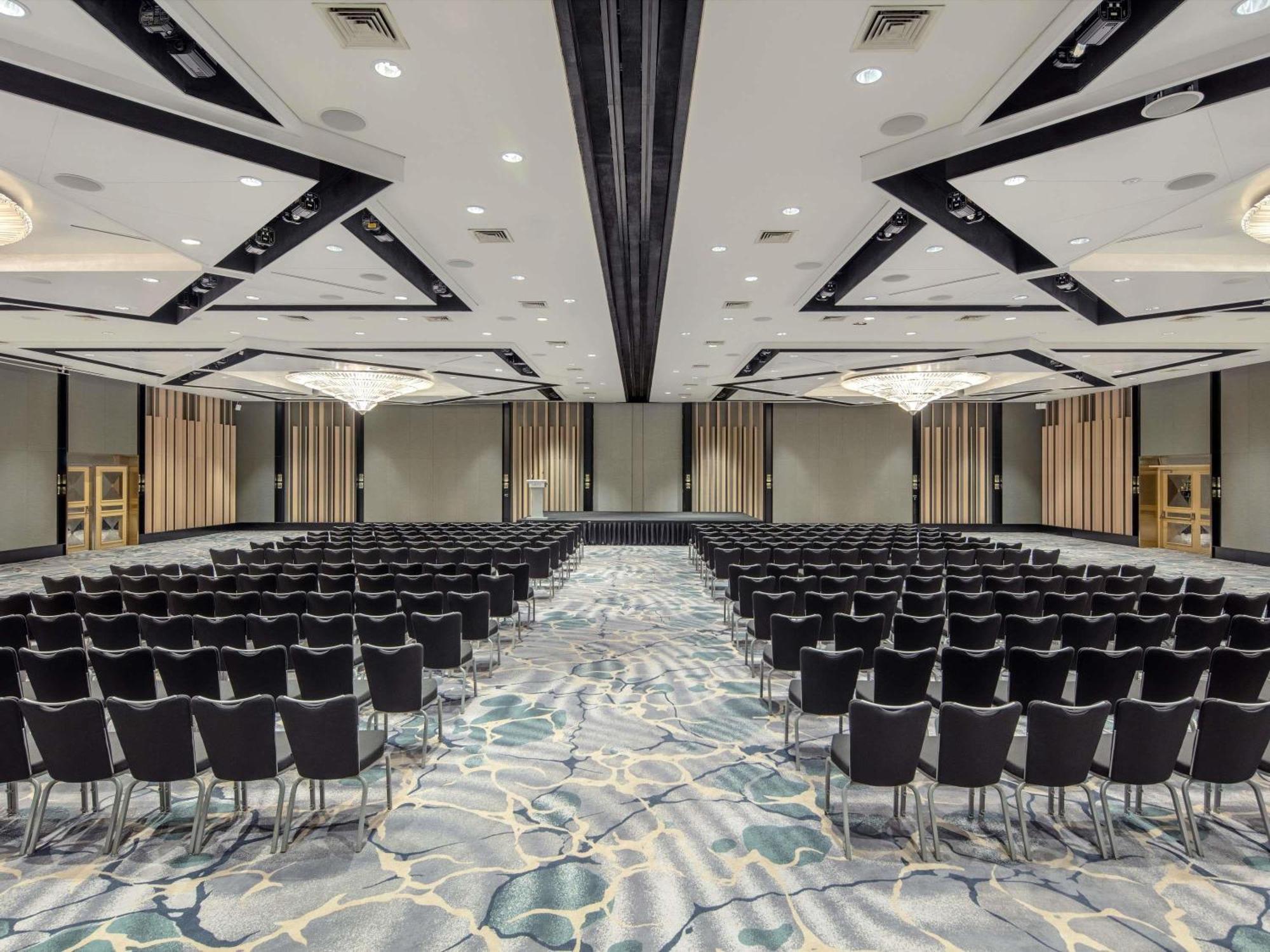 Swissotel The Stamford Singapore Exterior photo