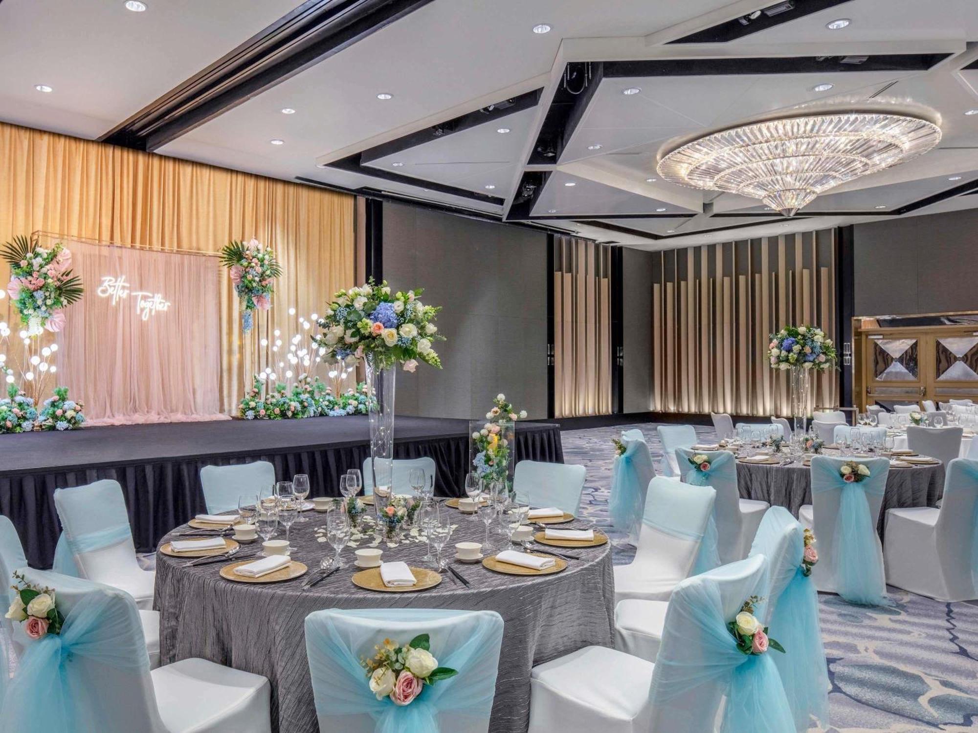 Swissotel The Stamford Singapore Exterior photo