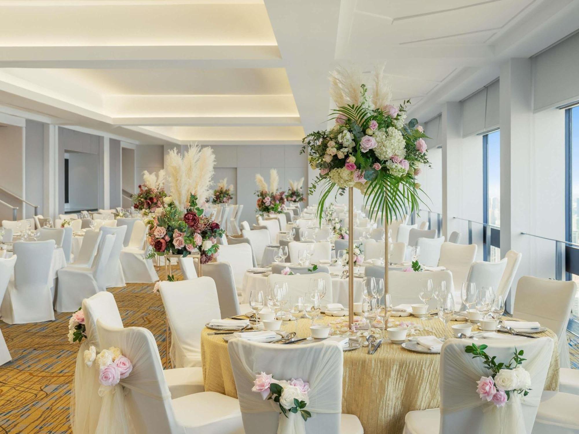 Swissotel The Stamford Singapore Exterior photo